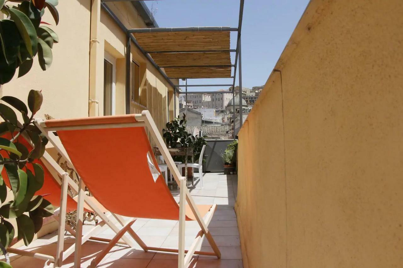 Appartamento Con Terrazza Panoramica In Marina. Cagliari Buitenkant foto