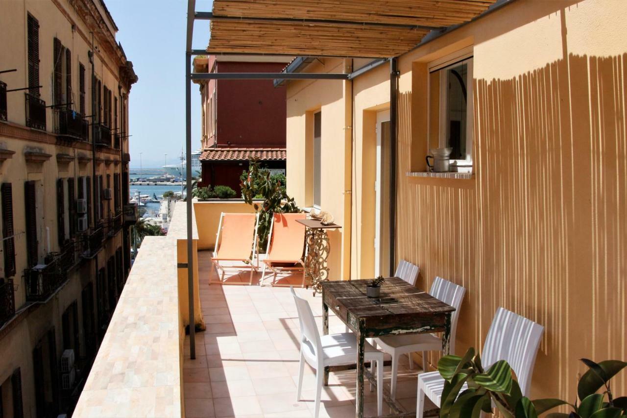 Appartamento Con Terrazza Panoramica In Marina. Cagliari Buitenkant foto